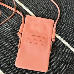 Madewell crossbody phone purse. Peachy leather NWOT. Perfect 4 festival season.